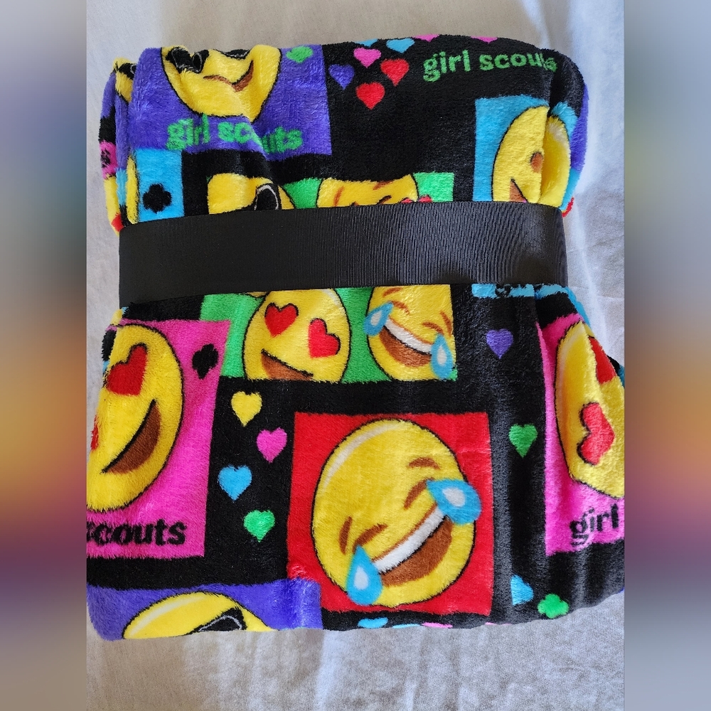 Girl Scout Emoticon Velour throw